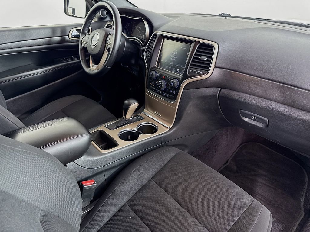 Used 2017 Jeep Grand Cherokee Laredo w/ Quick Order Package 2BE RWD image 35