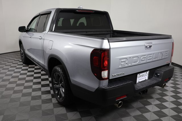 Used 2025 Honda Ridgeline Sport image 6