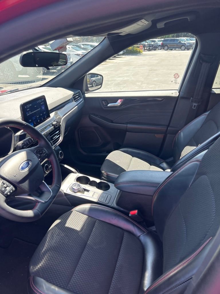 Used 2025 Ford Escape ST-Line AWD/4WD image 19
