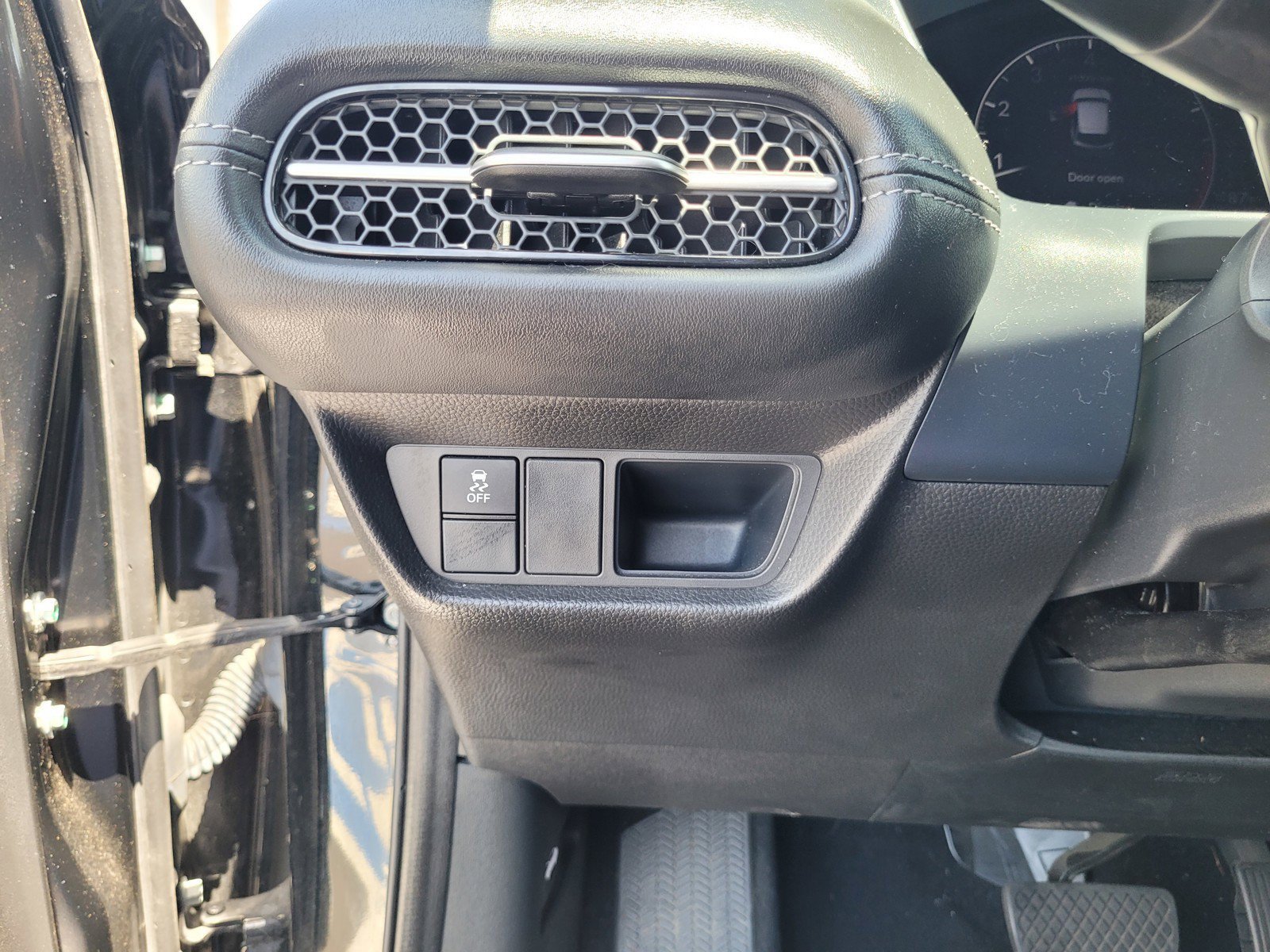 Used 2023 Honda HR-V EX-L image 24