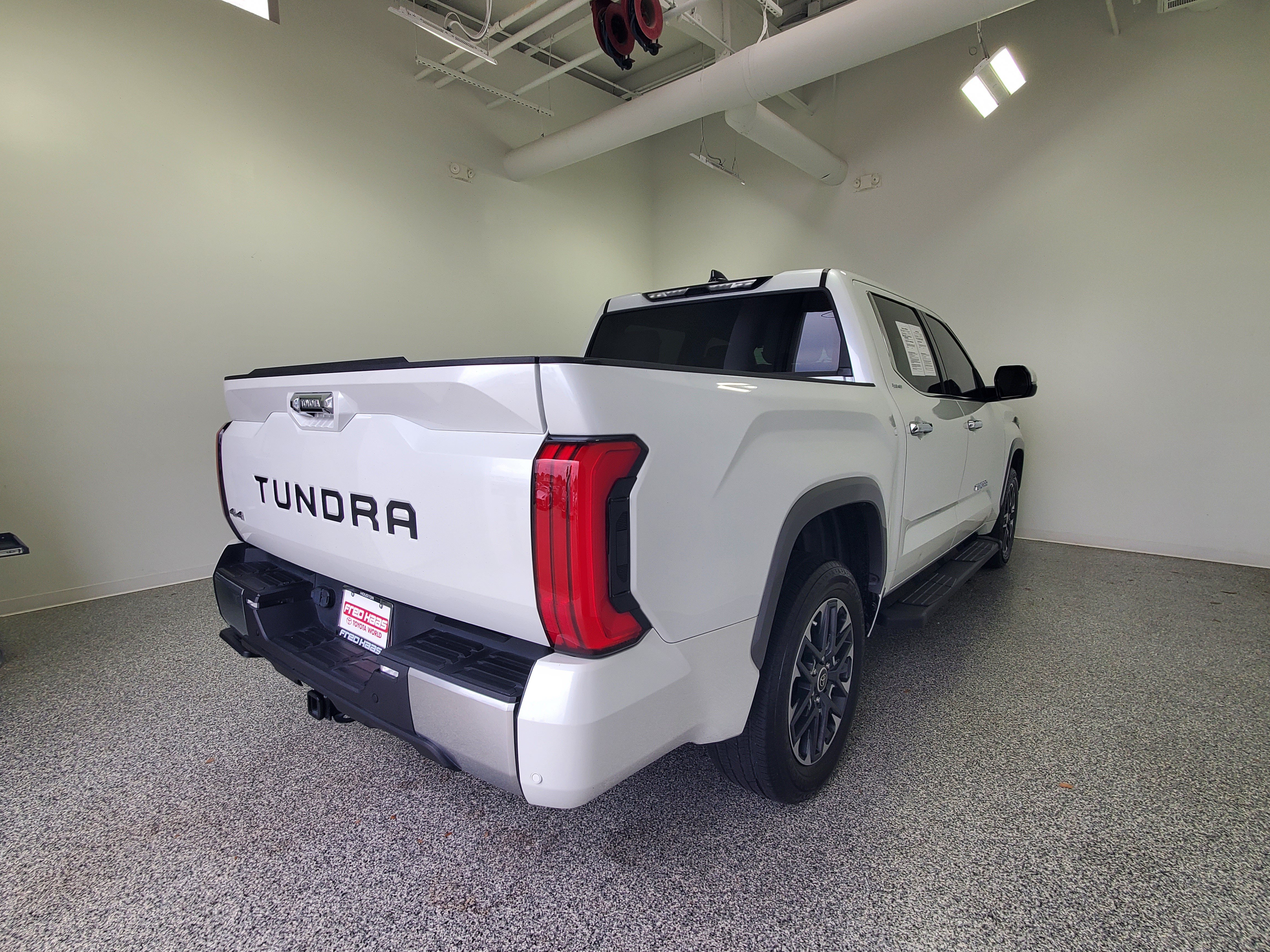 Used 2023 Toyota Tundra Limited w/ Power Package AWD/4WD image 6