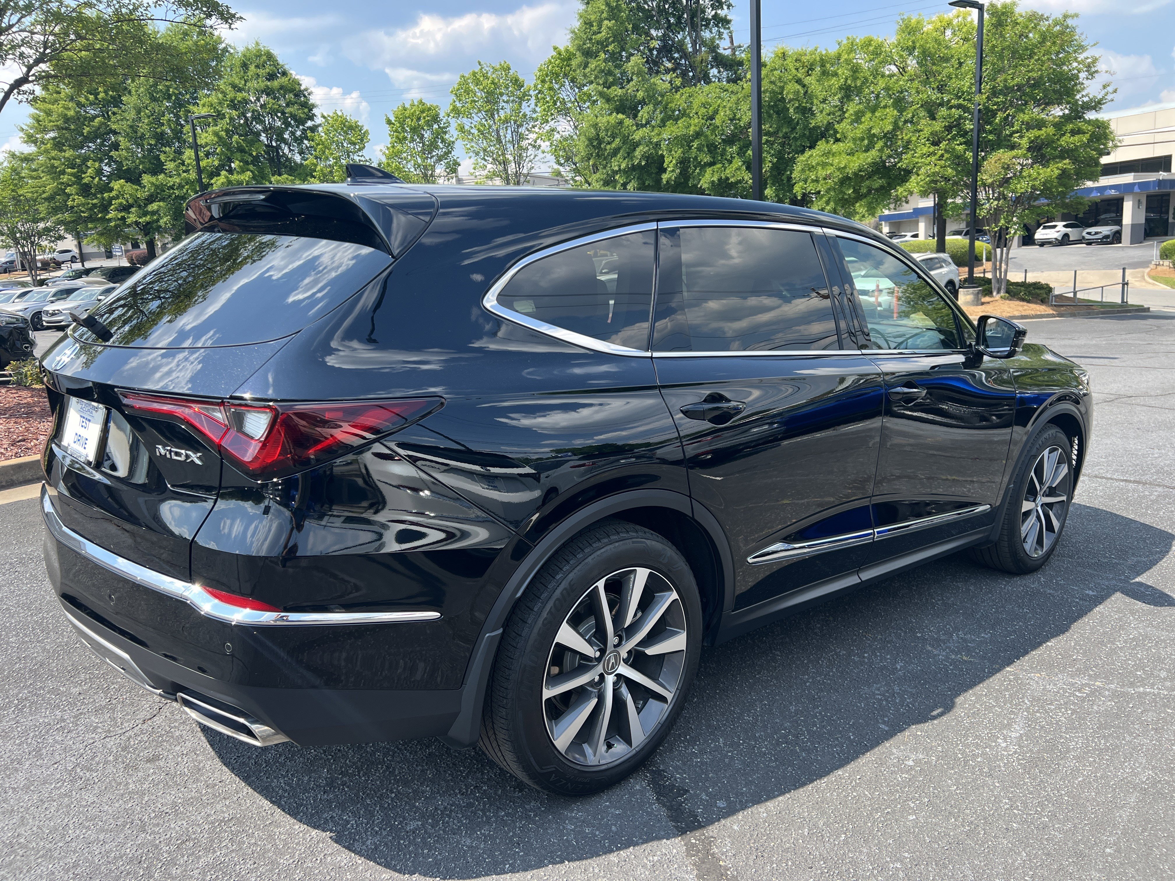 Used 2025 Acura MDX FWD w/ Technology Package image 5