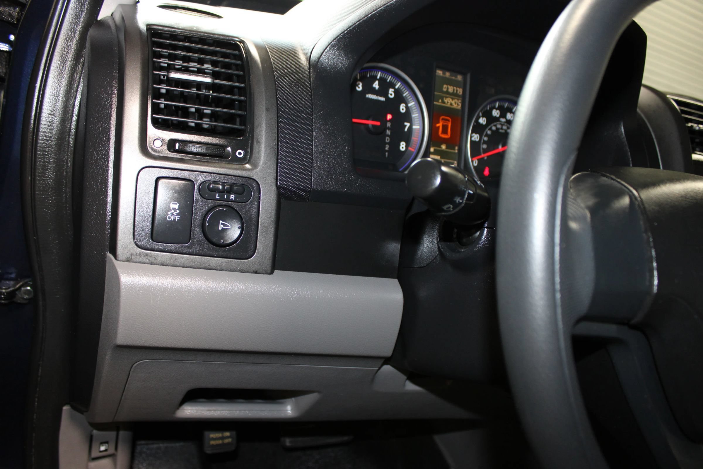 Used 2011 Honda CR-V LX image 18