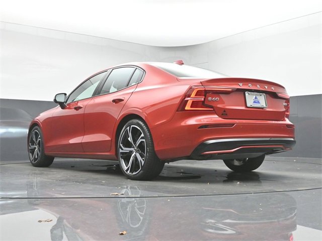Used 2023 Volvo S60 B5 Plus image 40