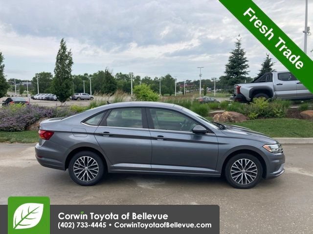 Used 2019 Volkswagen Jetta SE FWD image 2