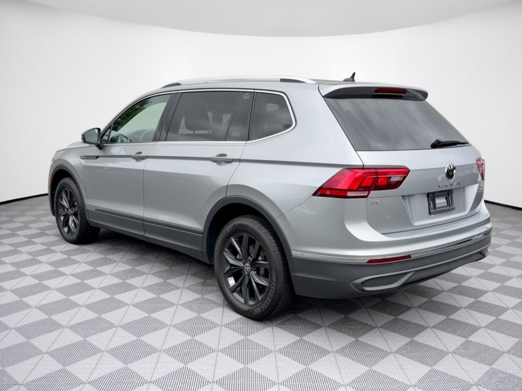 Used 2024 Volkswagen Tiguan SE FWD image 3