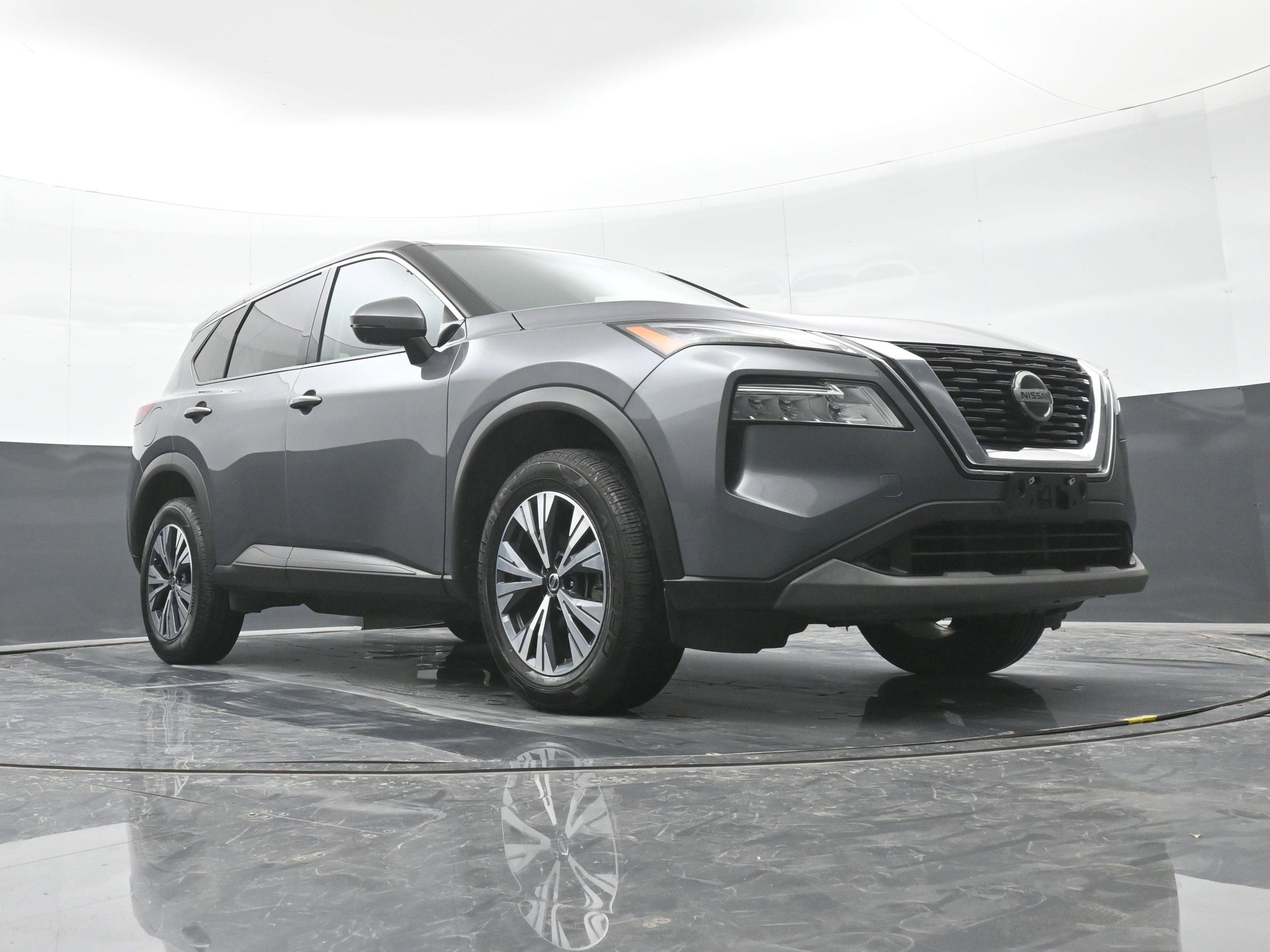Used 2021 Nissan Rogue SV image 37