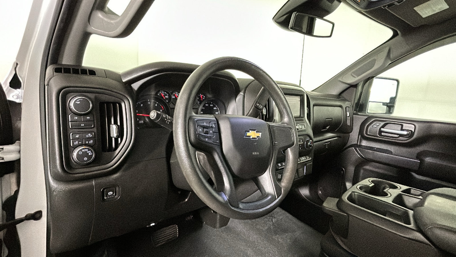 Used 2024 Chevrolet Silverado 2500 Custom w/ Custom Value Package AWD/4WD image 17