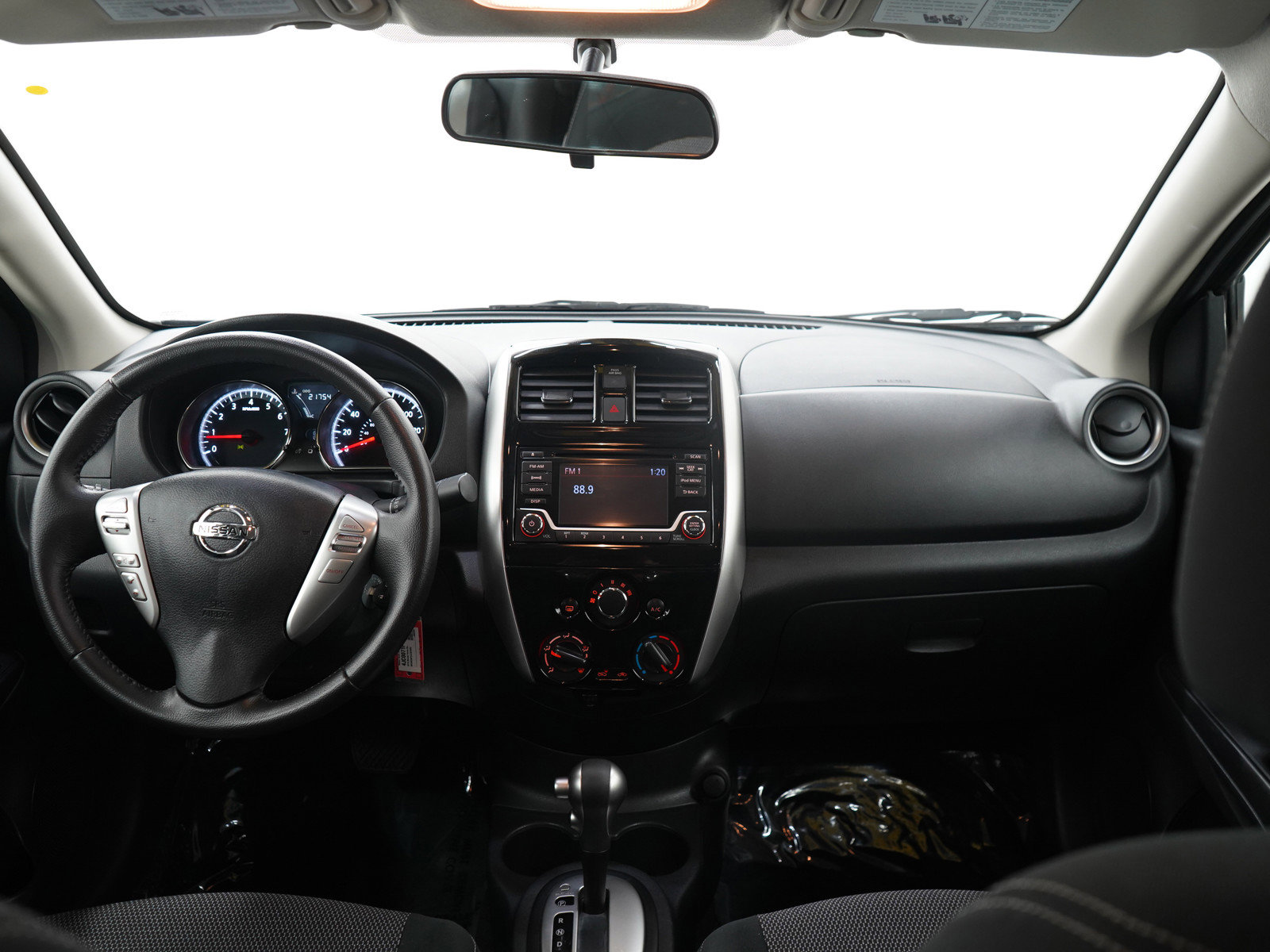 Used 2018 Nissan Versa SV w/ SV Special Edition Package FWD image 13