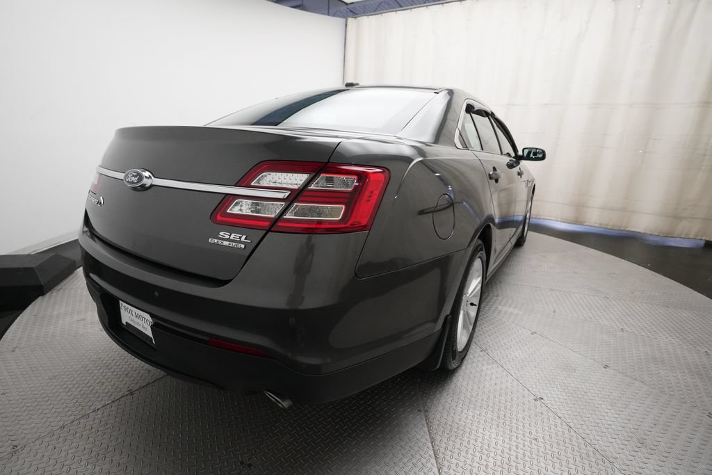 Used 2018 Ford Taurus SEL FWD image 13