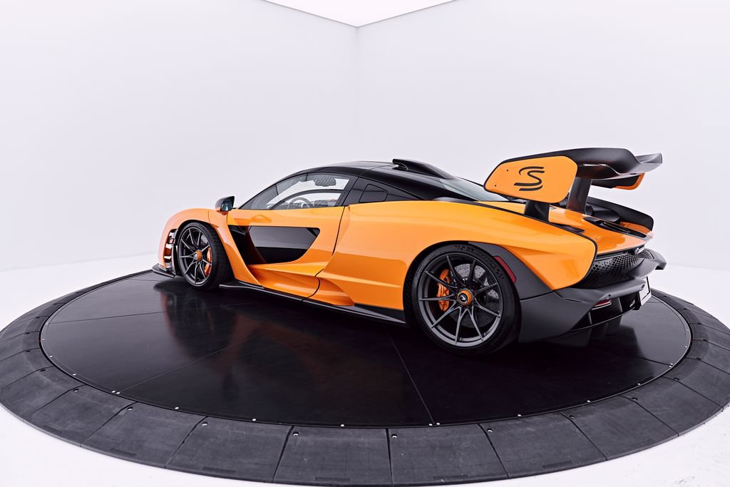 Used 2019 McLaren Senna RWD image 12