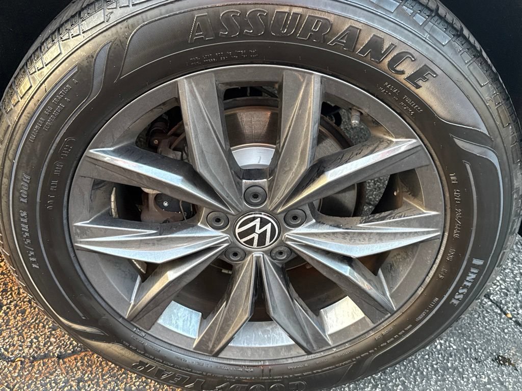 Used 2022 Volkswagen Tiguan SE AWD/4WD image 10