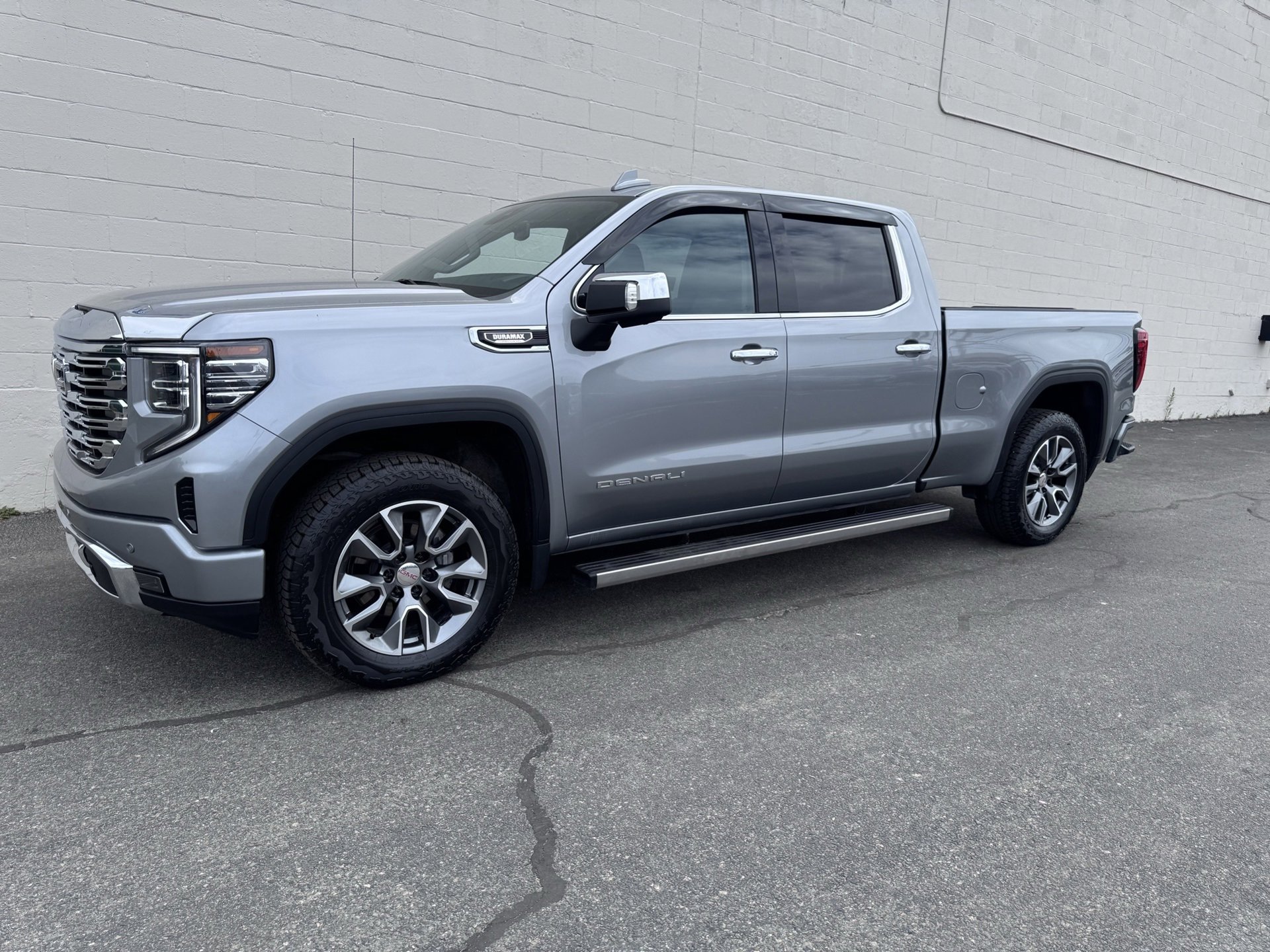 Used 2024 GMC Sierra 1500 Denali image 1