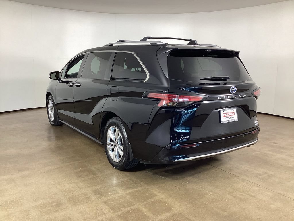 Used 2024 Toyota Sienna Limited AWD/4WD image 7