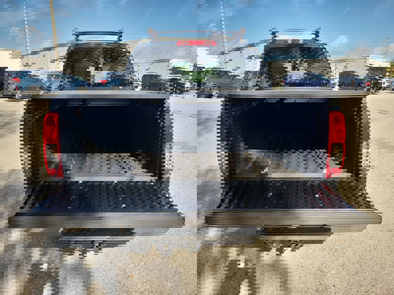 Used 2010 Nissan Frontier LE w/ LE Value Truck Pkg image 31