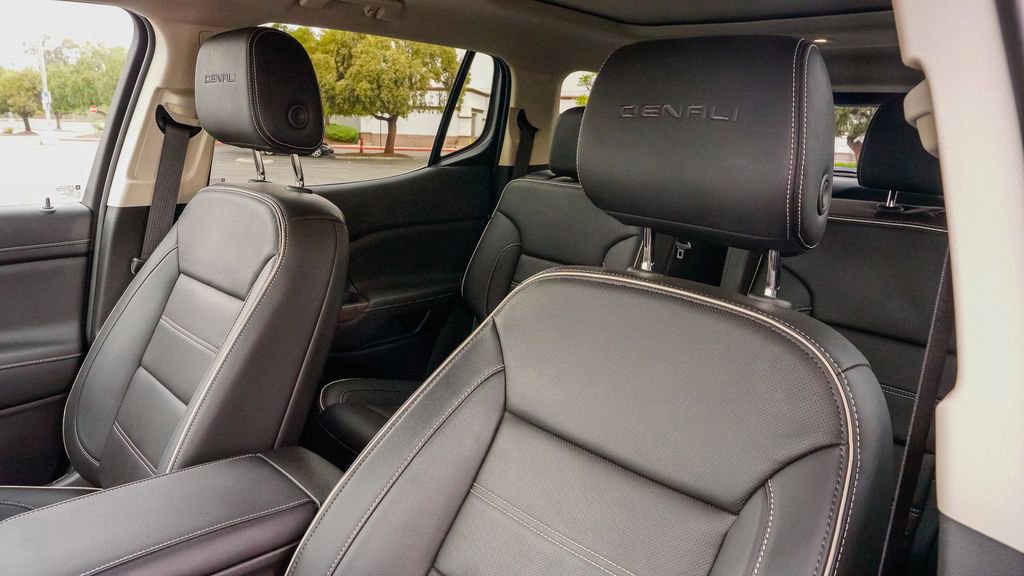 Used 2023 GMC Acadia Denali w/ Denali Ultimate Package image 16