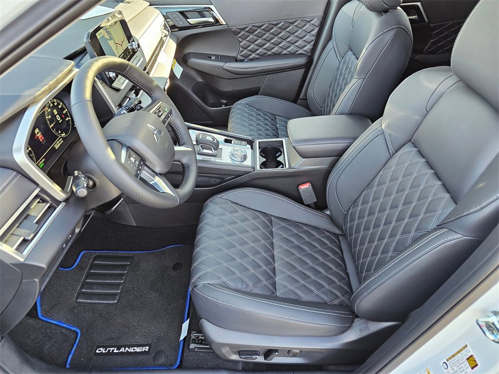 New 2025 Mitsubishi Outlander SEL image 7