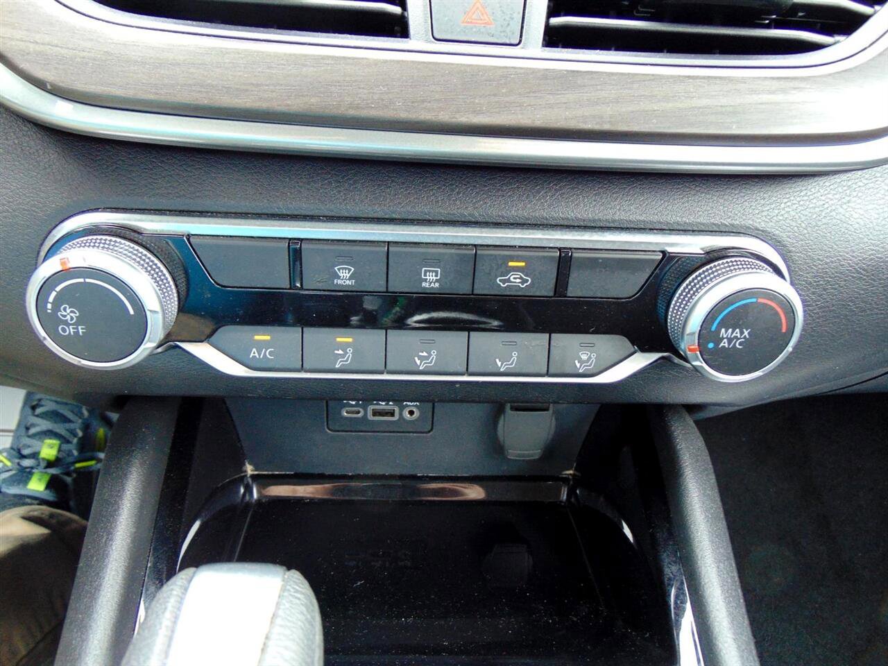 Used 2024 Nissan Altima 2.5 SV image 29