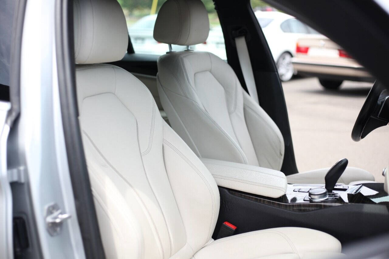 Used 2017 BMW 540i xDrive image 20