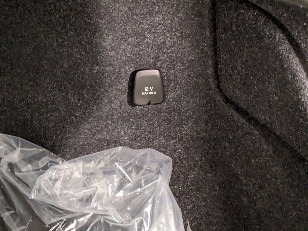 New 2025 Volvo XC40 B5 Plus w/ Protection Package Premier image 28