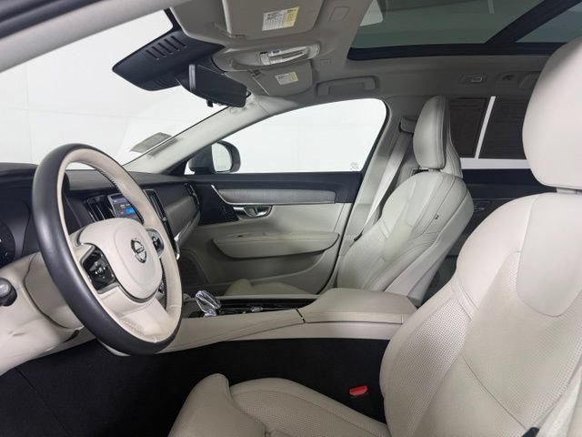 Used 2025 Volvo V90 B6 Cross Country Ultra w/ Climate Package AWD/4WD image 19