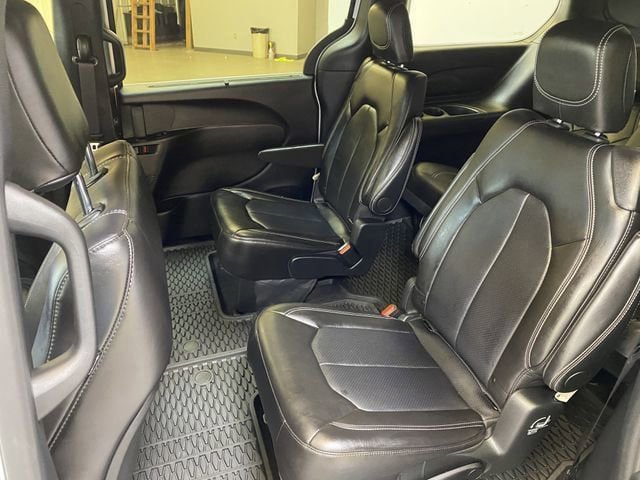 Used 2026 Chrysler Pacifica Select image 23