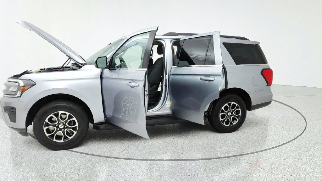 Used 2024 Ford Expedition XLT RWD image 11