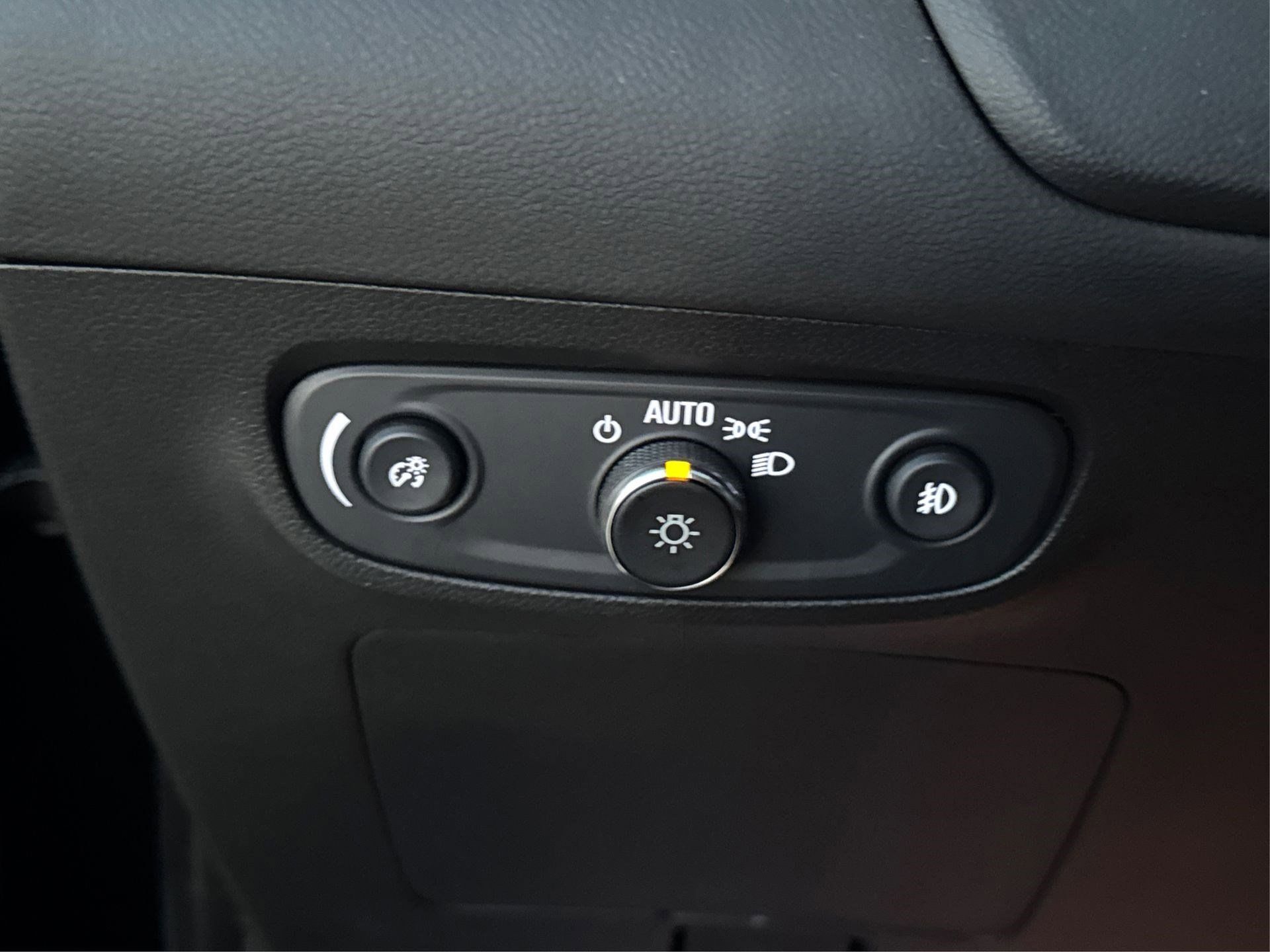 Certified 2023 Buick Encore GX Select w/ Sport Touring Package image 27