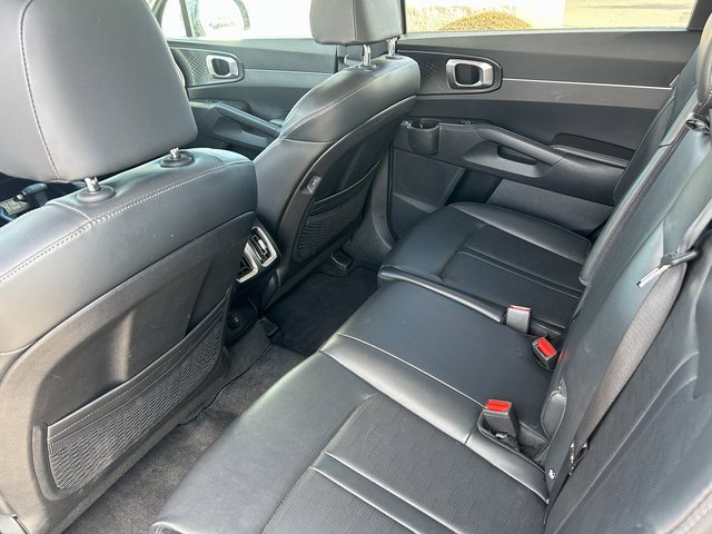 Used 2024 Kia Sorento S image 28