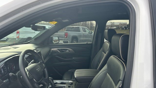 Certified 2023 Chevrolet Traverse Premier w/ Redline Edition image 18