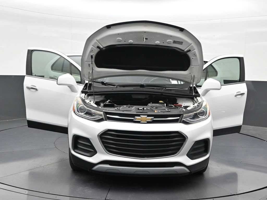 Used 2020 Chevrolet Trax LT w/ LT Convenience Package FWD image 36