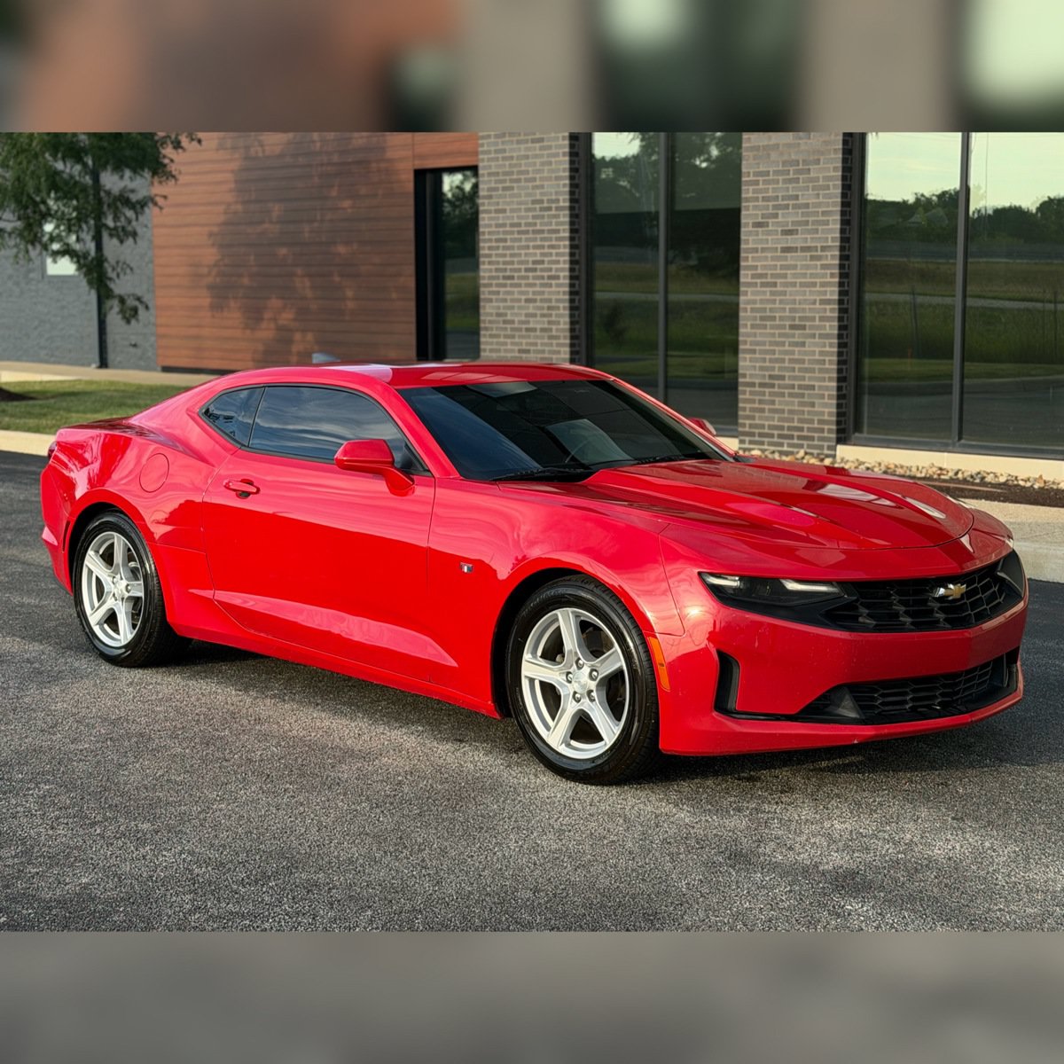 Used 2019 Chevrolet Camaro LT RWD image 1