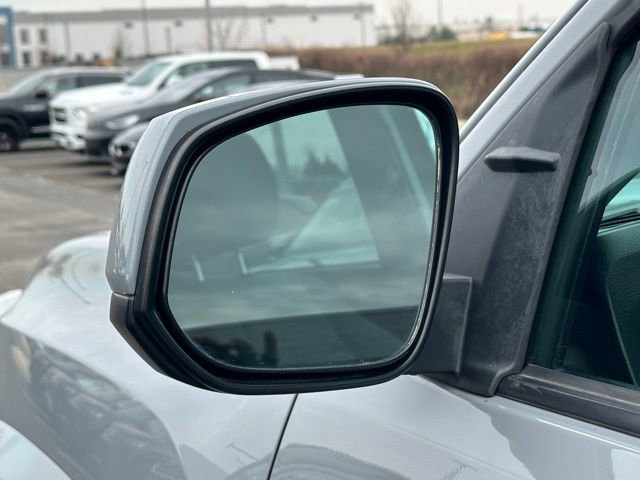 Used 2021 Toyota Tacoma SR5 AWD/4WD image 14