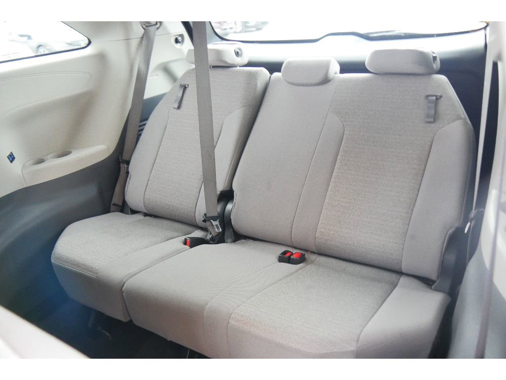 Used 2023 Toyota Sienna LE image 17