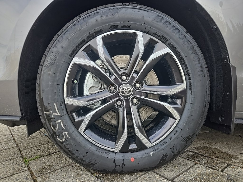 New 2026 Toyota Sienna Platinum AWD/4WD image 11