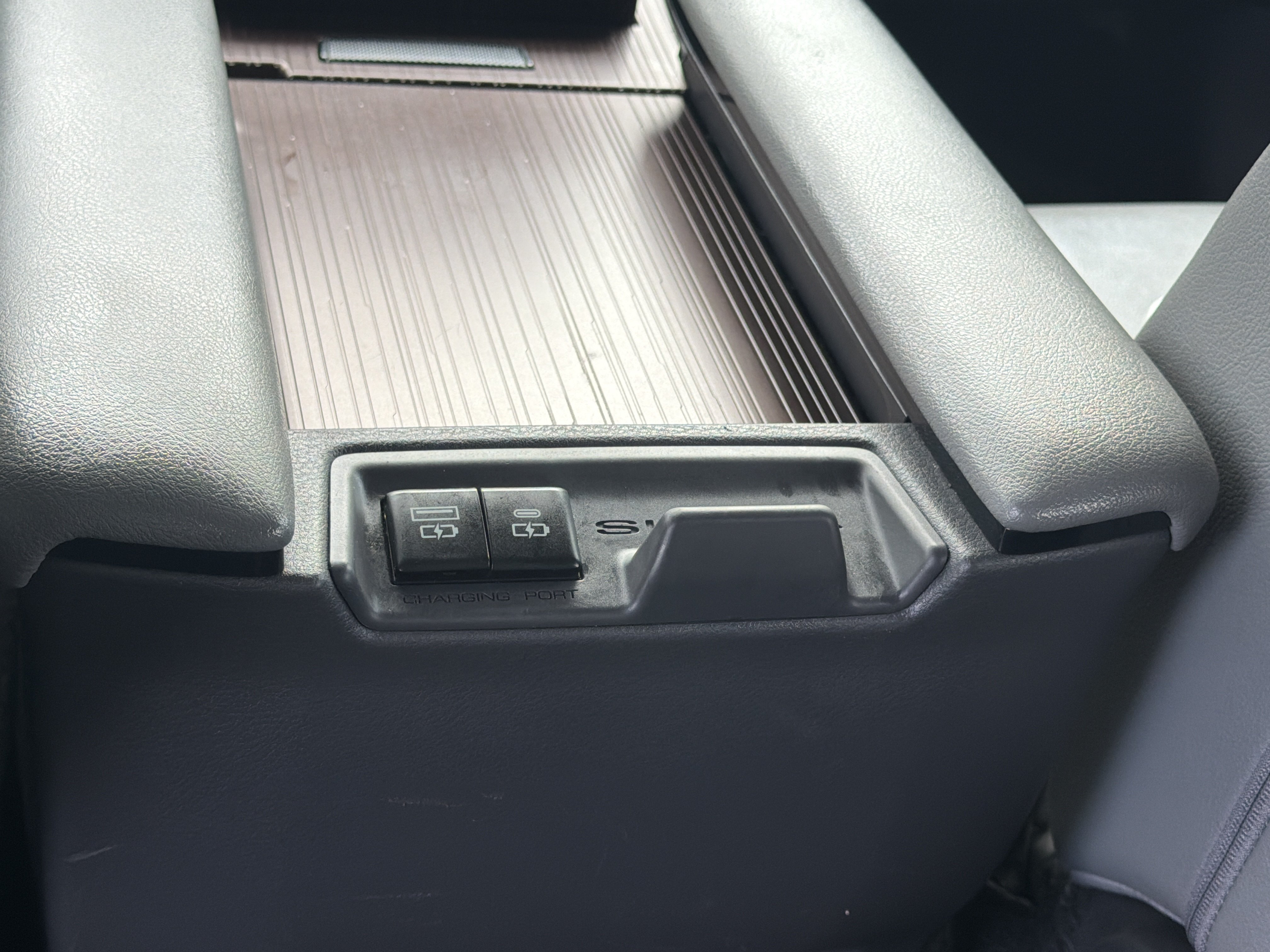 Used 2022 Toyota Sienna XLE FWD image 28