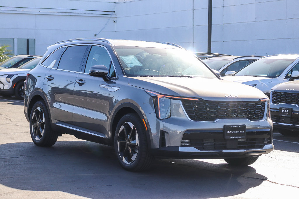 Used 2025 Kia Sorento EX AWD/4WD image 3