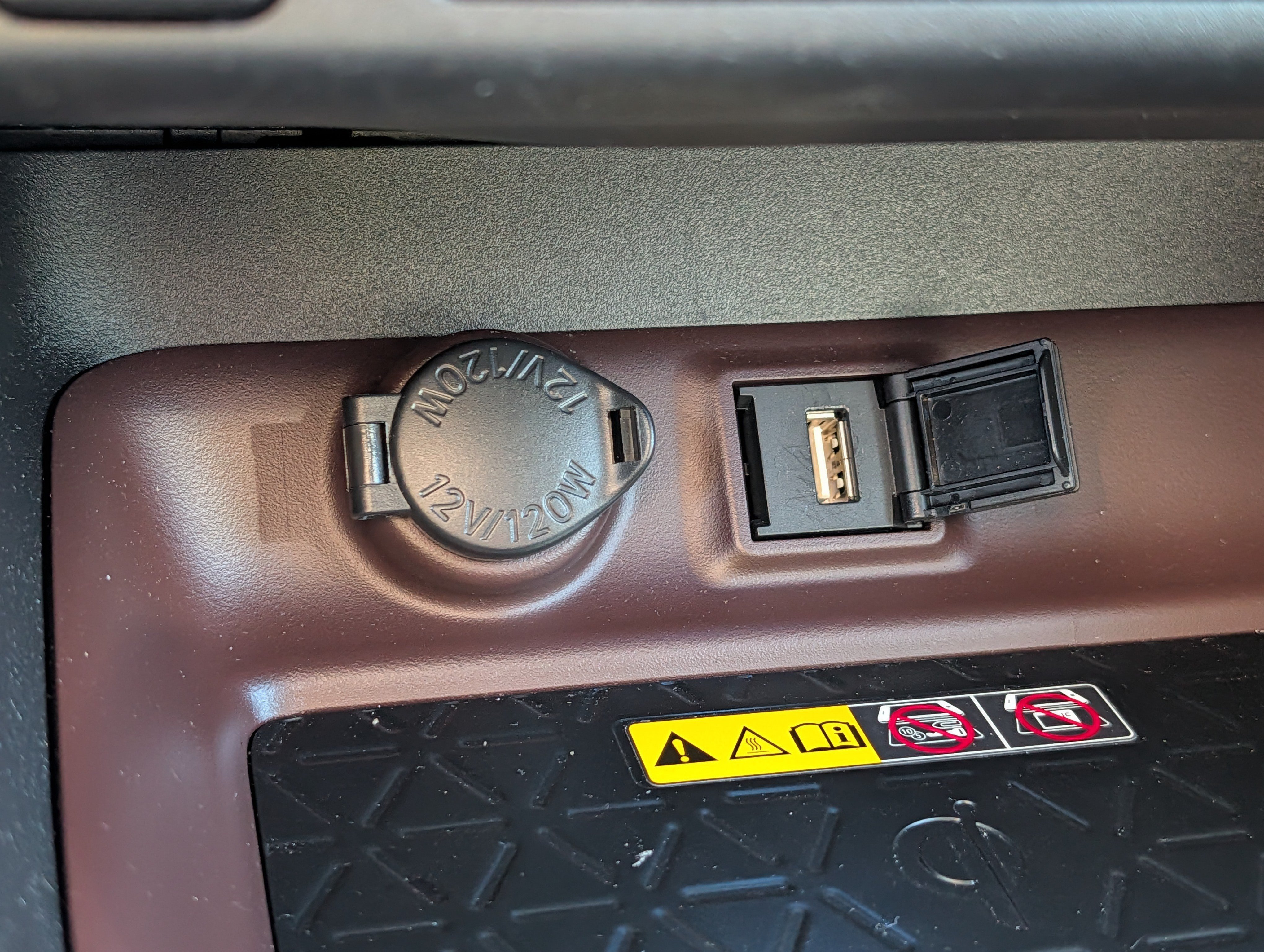 Used 2022 Toyota RAV4 Limited AWD/4WD image 29