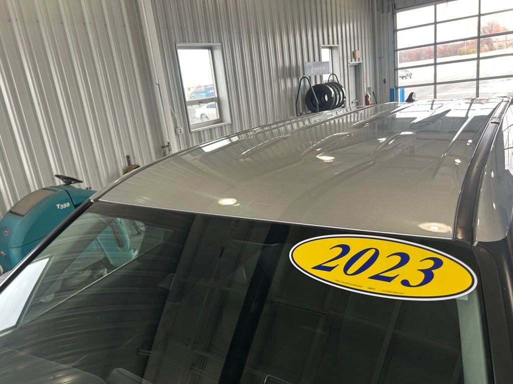 Used 2023 Toyota Highlander LE image 9