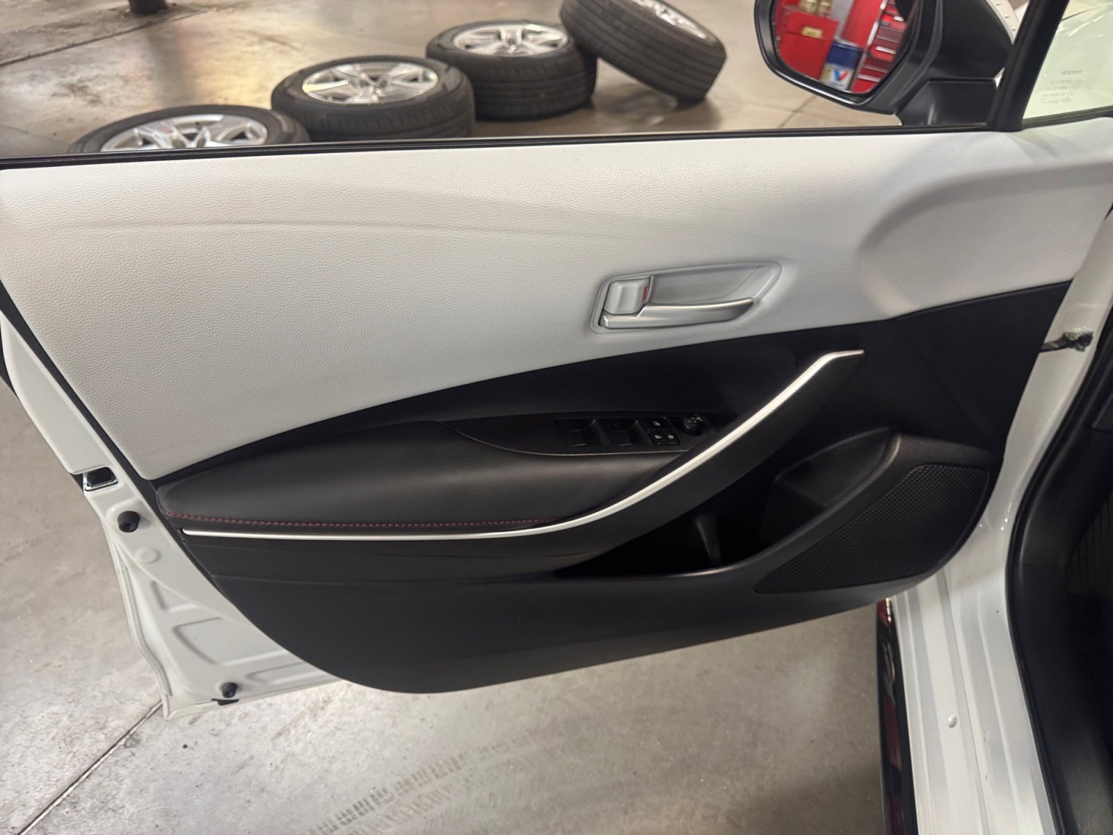 Certified 2024 Toyota Corolla SE w/ SE Package image 13