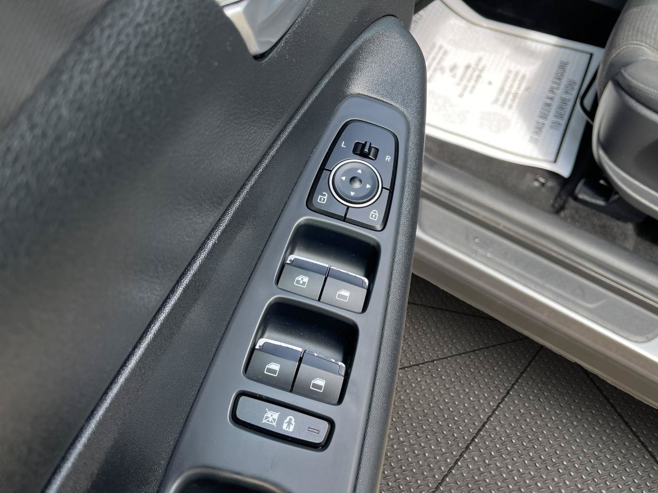 Used 2019 Hyundai Santa Fe SE AWD/4WD image 12