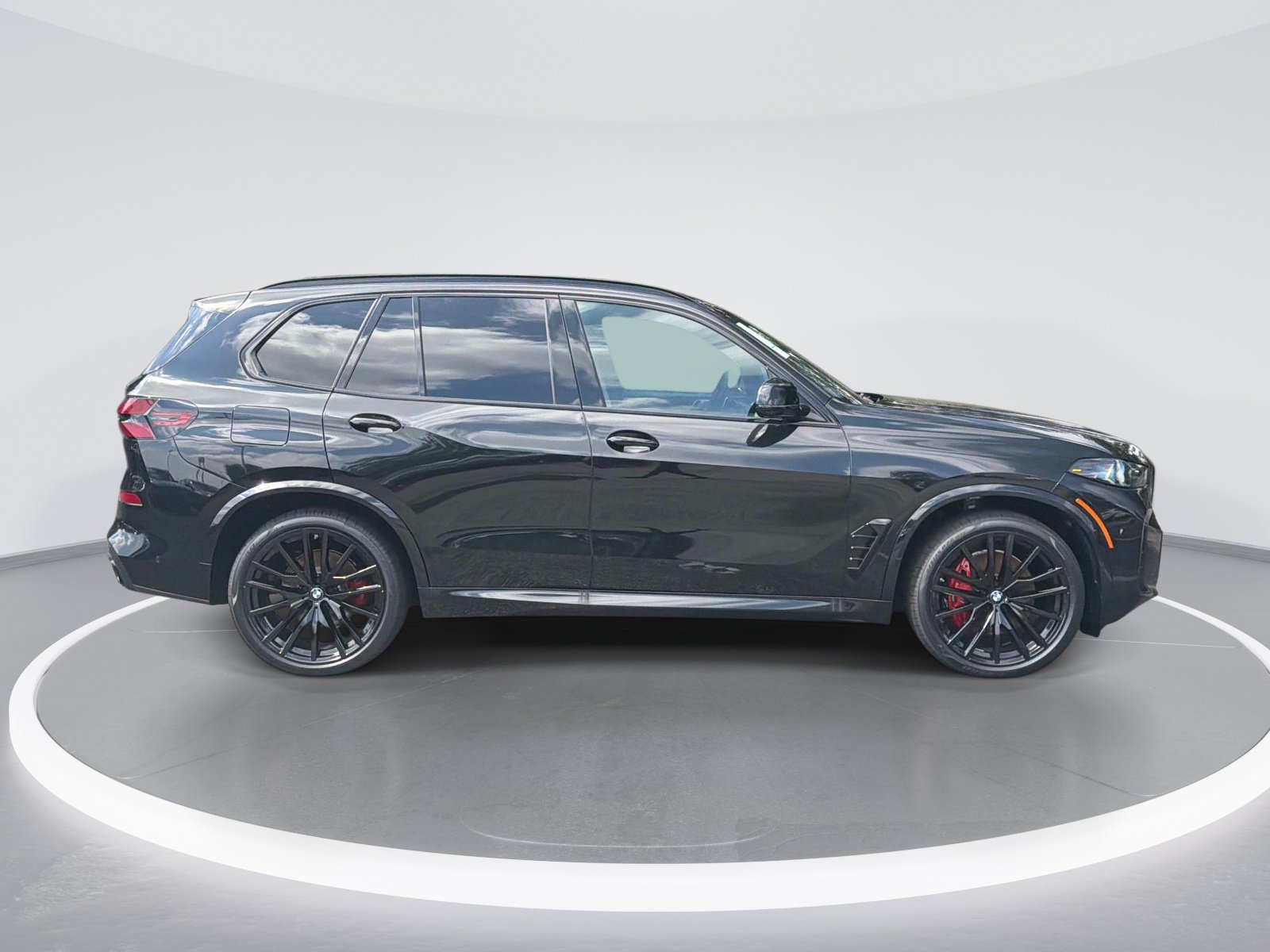 New 2026 BMW X5 xDrive40i w/ M Sport Package AWD/4WD image 2