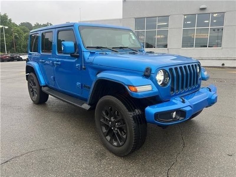 Used 2022 Jeep Wrangler Unlimited Sahara AWD/4WD image 39