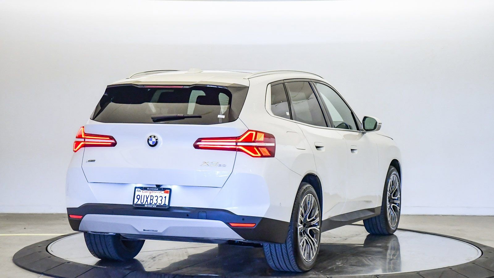 Used 2025 BMW X3 xDrive30i w/ Convenience Package AWD/4WD image 4