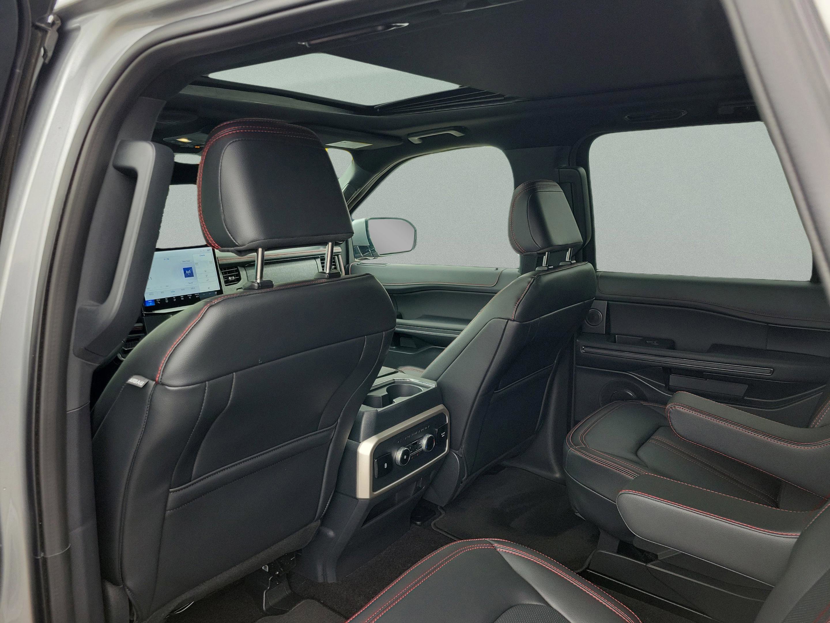 Used 2022 Ford Expedition Limited RWD image 14