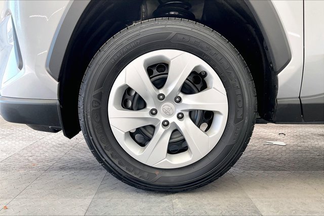 Used 2024 Toyota RAV4 LE image 8