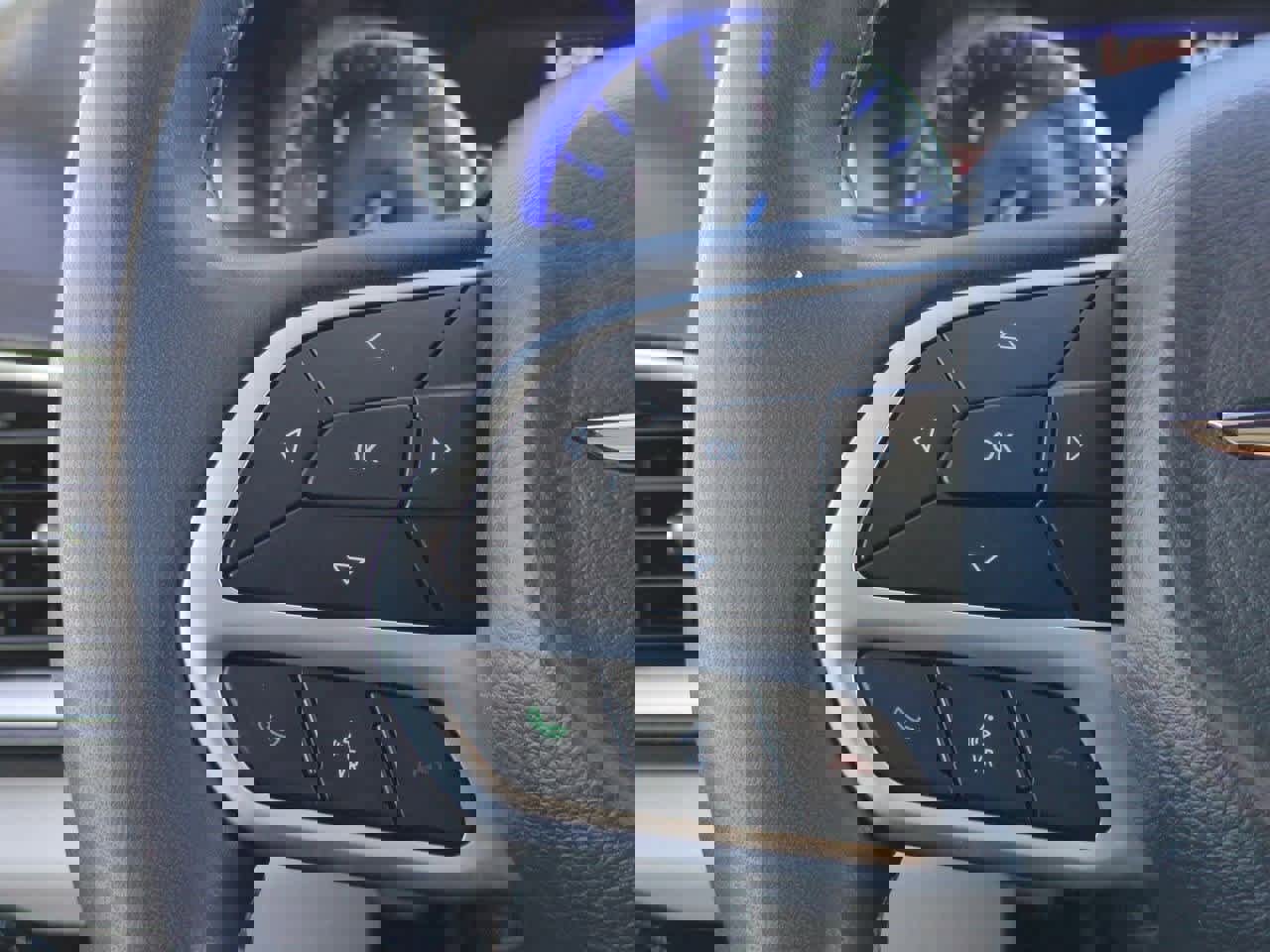 Used 2024 Chrysler Pacifica Touring-L image 16