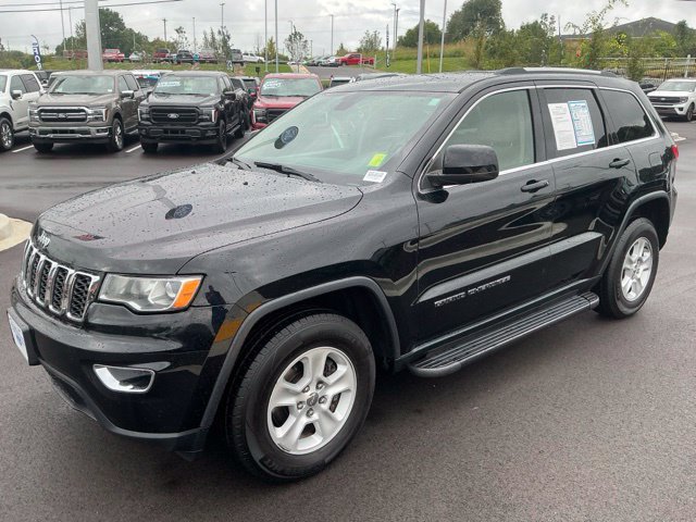Used 2017 Jeep Grand Cherokee Laredo w/ Quick Order Package 23E AWD/4WD image 3