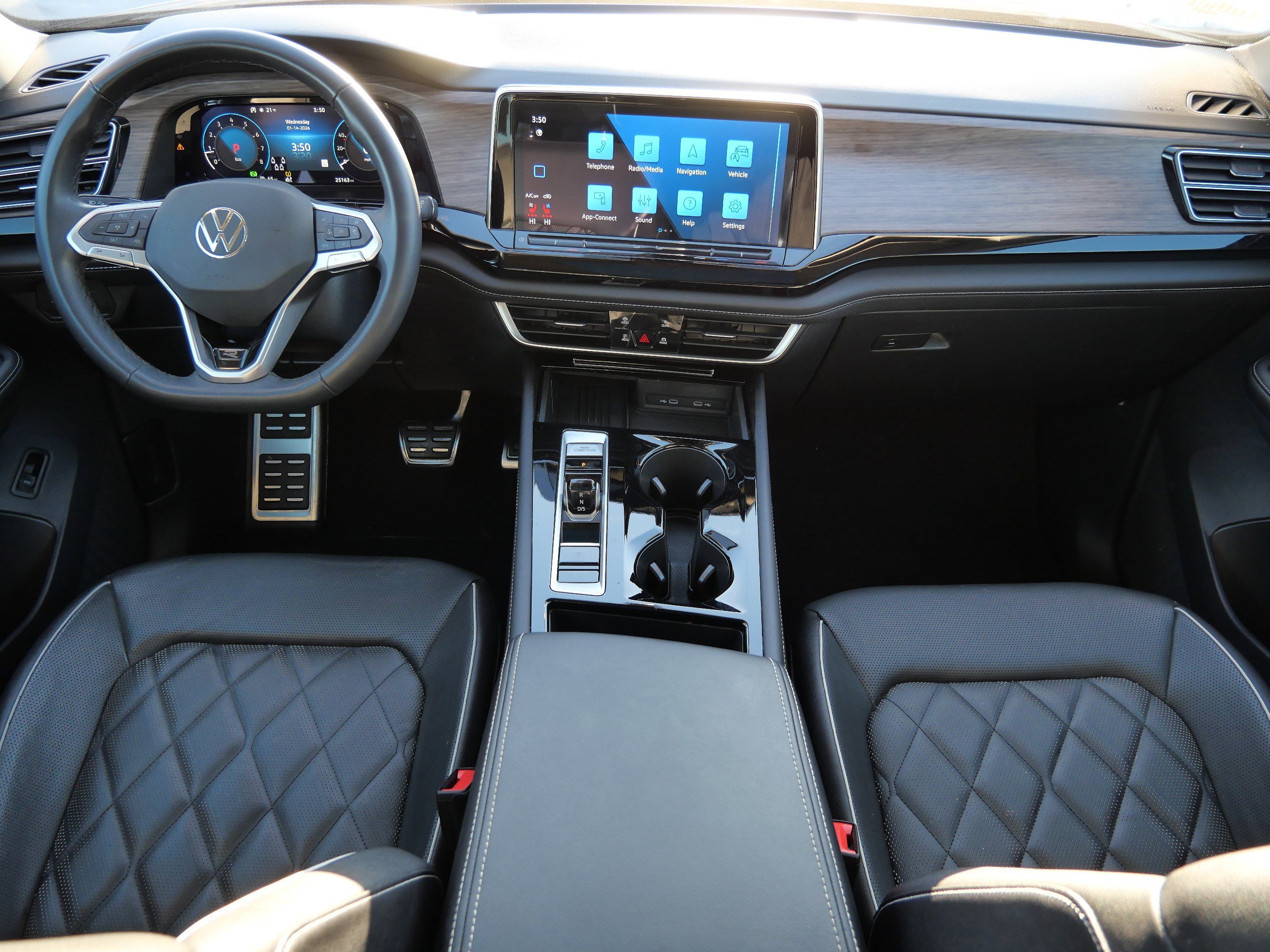 Certified 2025 Volkswagen Atlas SEL Premium R-Line image 10