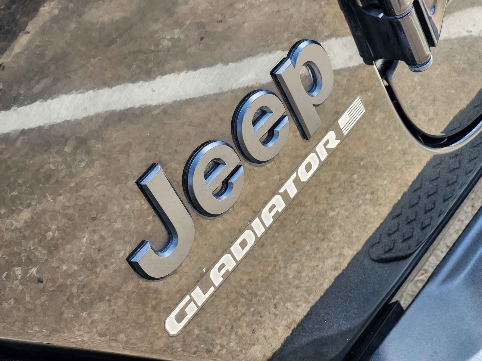 Used 2023 Jeep Gladiator Overland AWD/4WD image 18